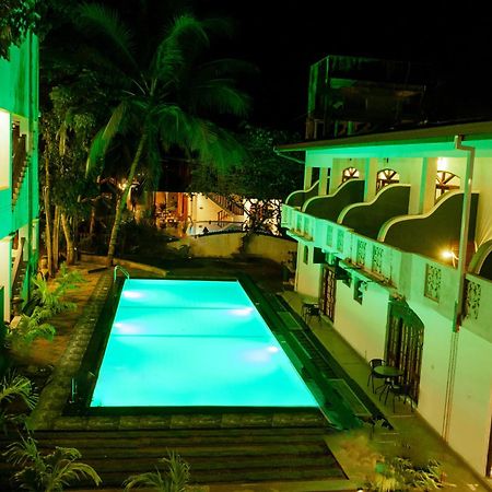 Prince Beach Hotel Bentota Extérieur photo