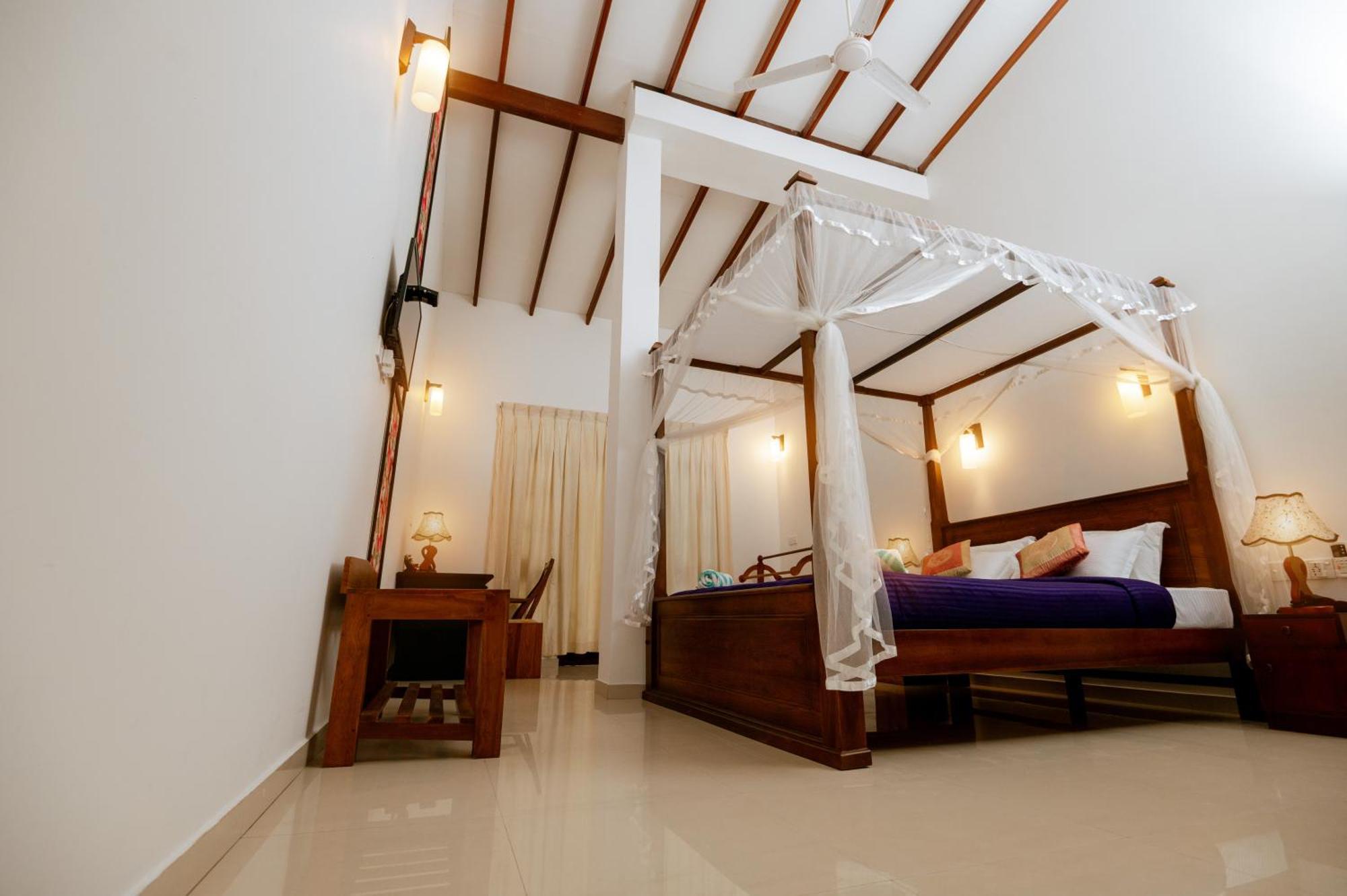Prince Beach Hotel Bentota Extérieur photo