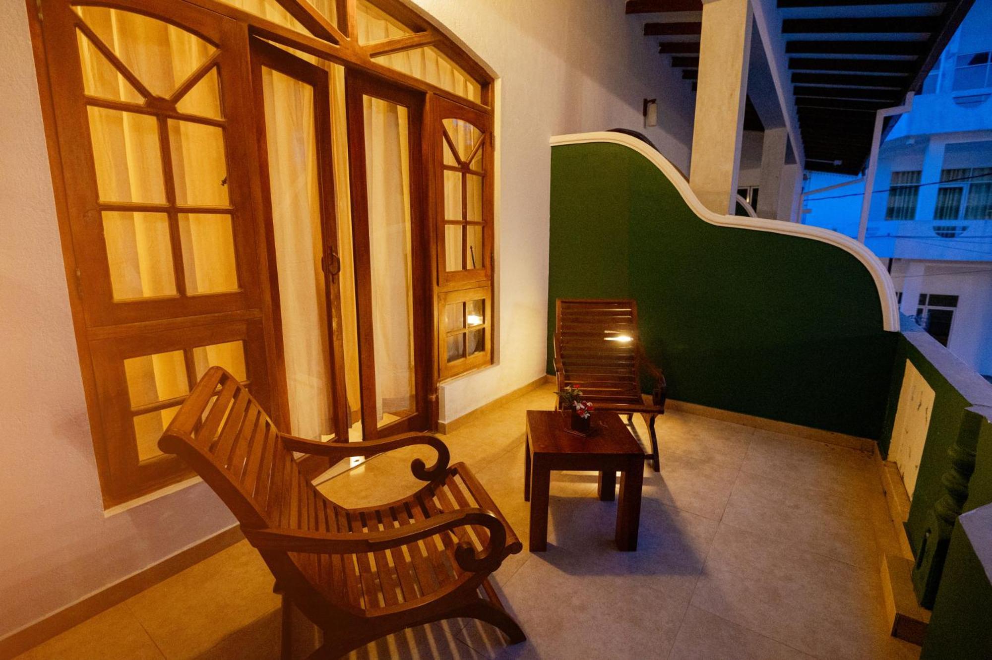 Prince Beach Hotel Bentota Extérieur photo