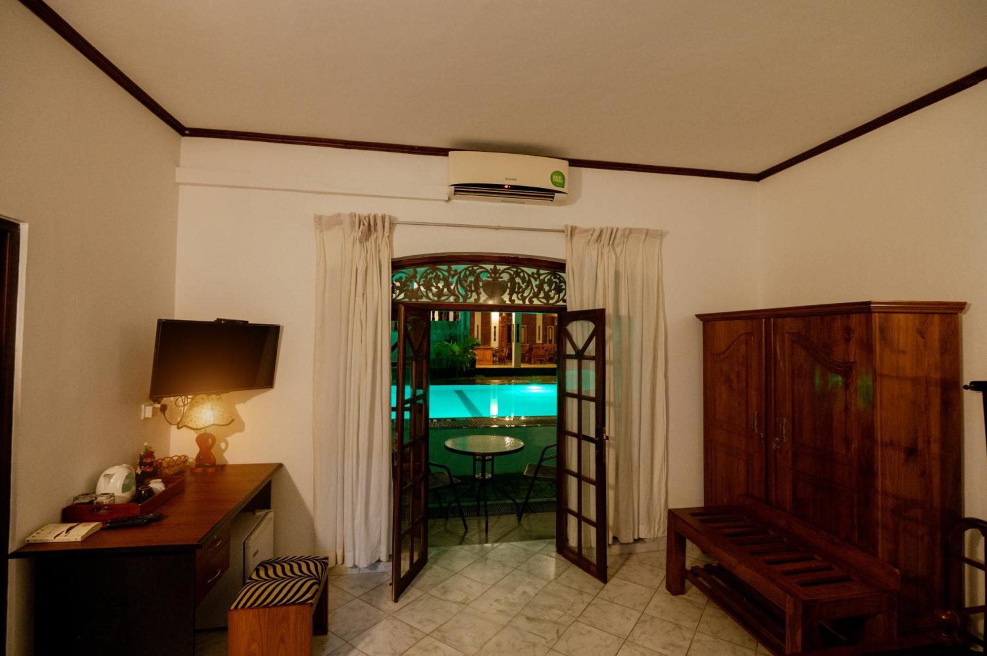 Prince Beach Hotel Bentota Extérieur photo