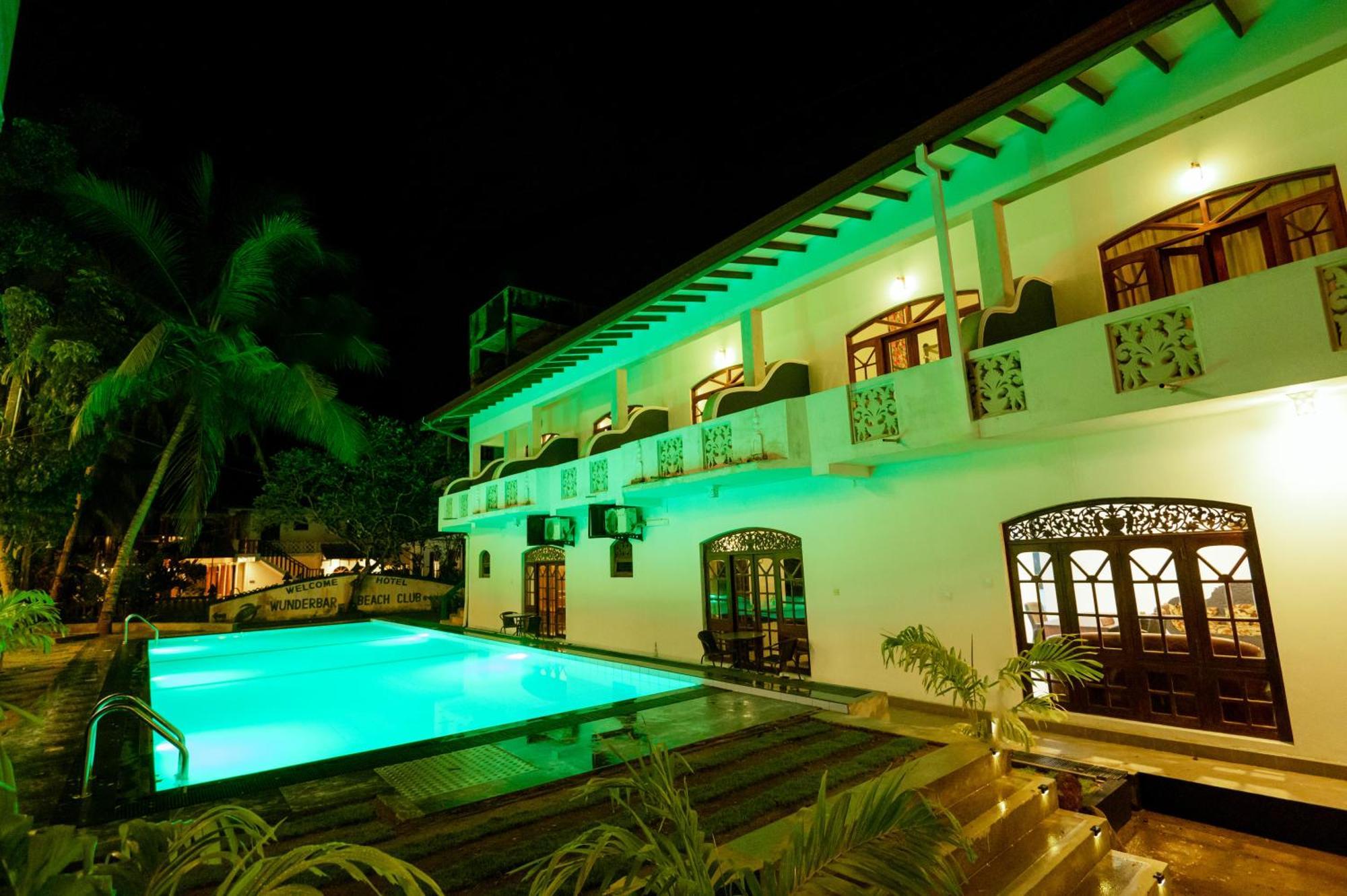 Prince Beach Hotel Bentota Extérieur photo