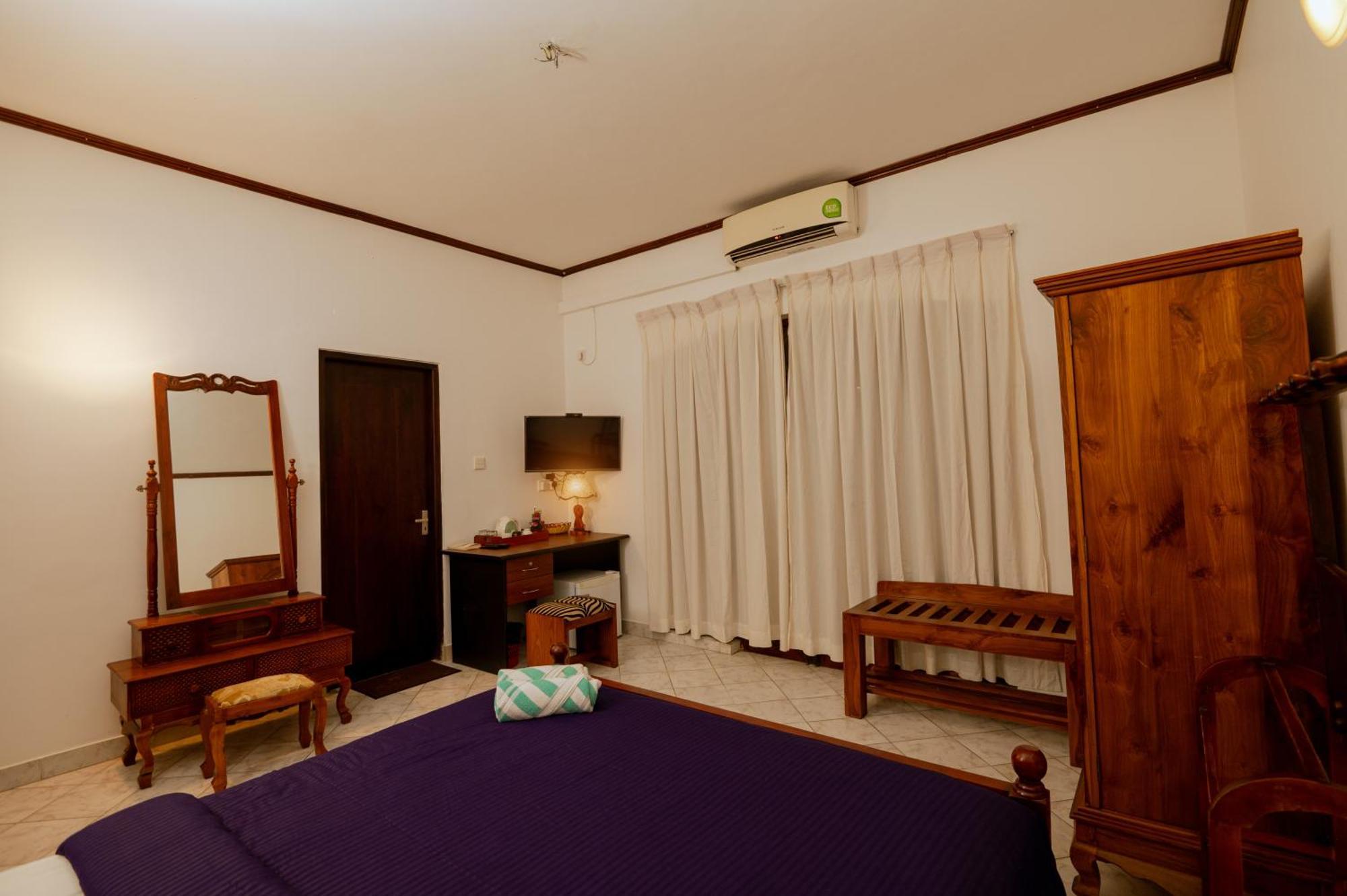 Prince Beach Hotel Bentota Extérieur photo