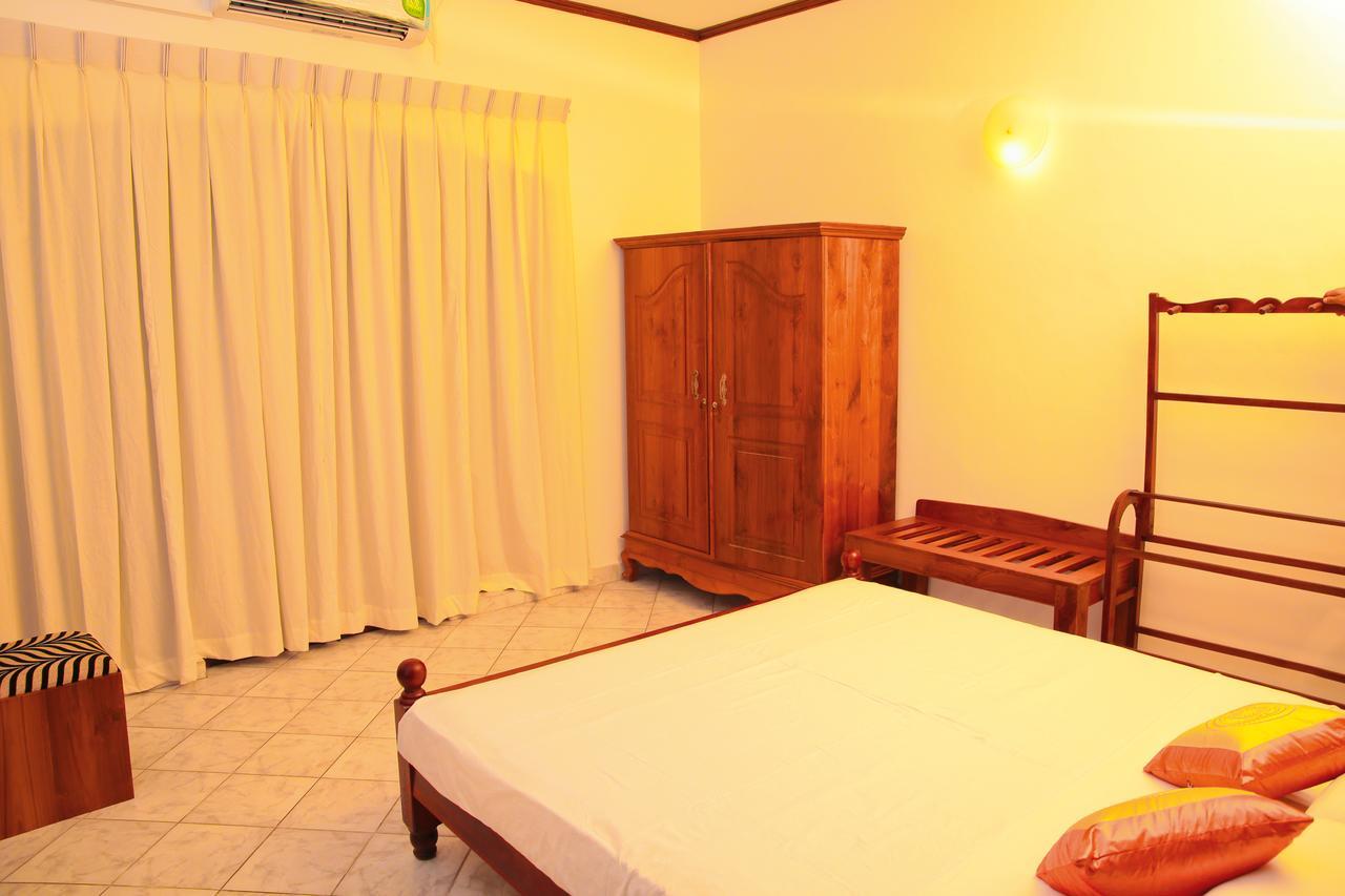 Prince Beach Hotel Bentota Extérieur photo