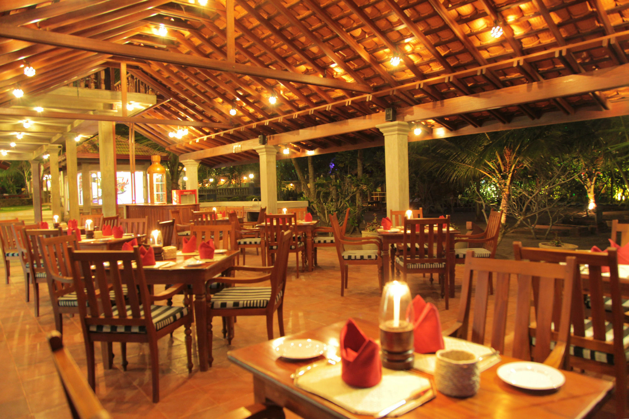 Prince Beach Hotel Bentota Extérieur photo